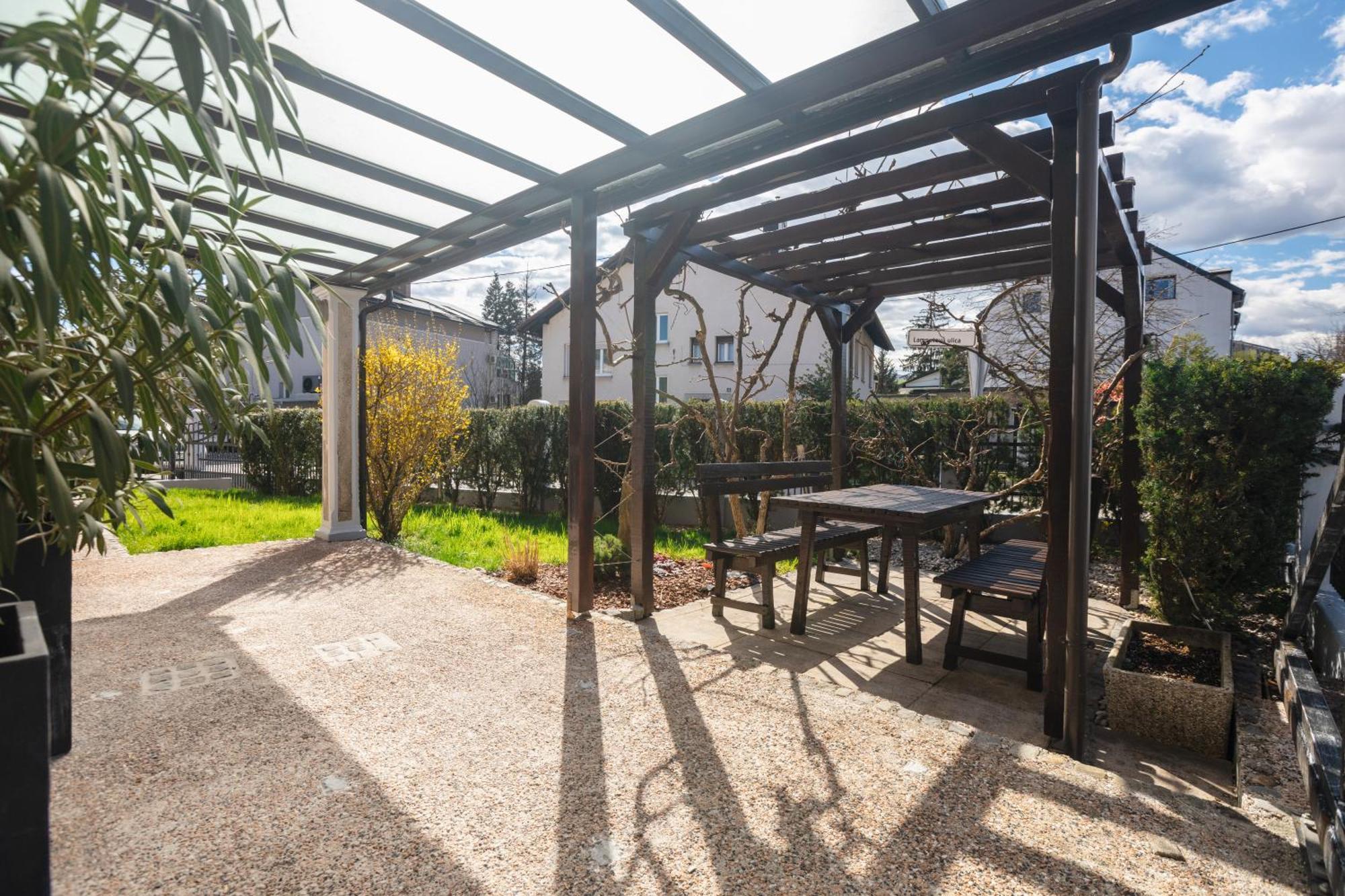 Vila Klara Apartments Lublana Zewnętrze zdjęcie